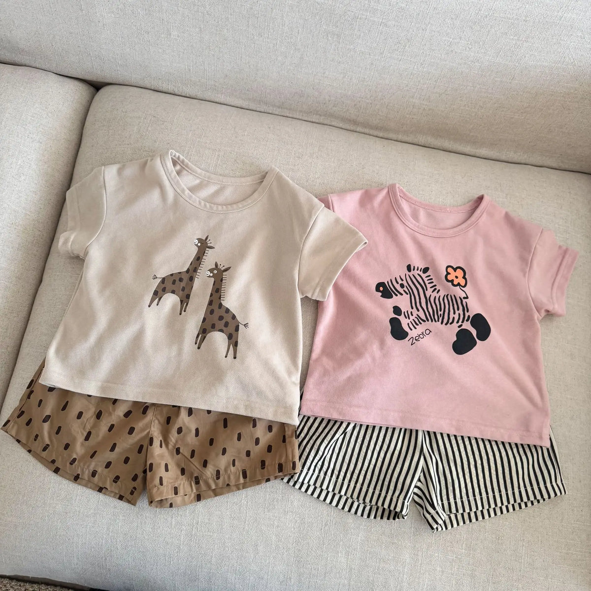 2026 Summer New Kids Clothing Set Giraffe Print Tee And Shorts 2 Pcs Boys Track Suit Girls Tee Suit